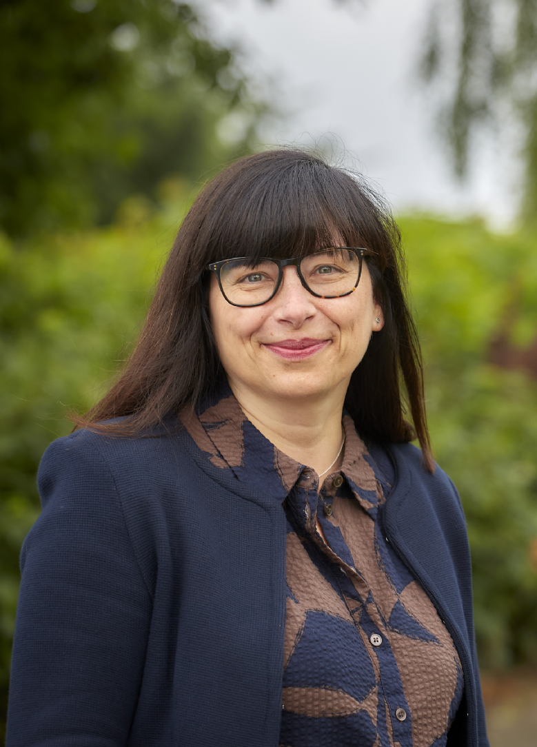 Photo of Claire Gordon
